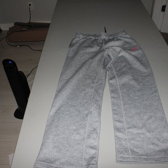 Grey Nike Sweat Pants Size Large - Picture 1 of 5